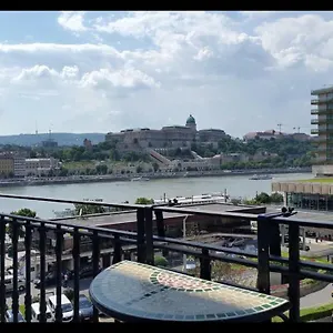 https://jackquaters-red.inbudapesthotels.com